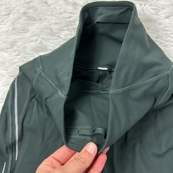 Lululemon Base Pace High-Rise Reflective Short 8" Smoked Spruce - Picture 4 of 7